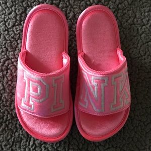 ❌SOLD❌ VS PINK Slippers